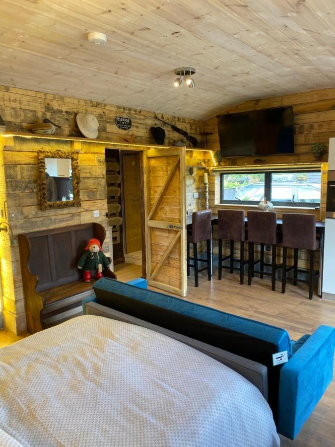 Willow Court Farm Studio East & Petting Farm, 8 Mins To Legoland & Windsor, 15 Mins To Lapland Uk Zewnętrze zdjęcie