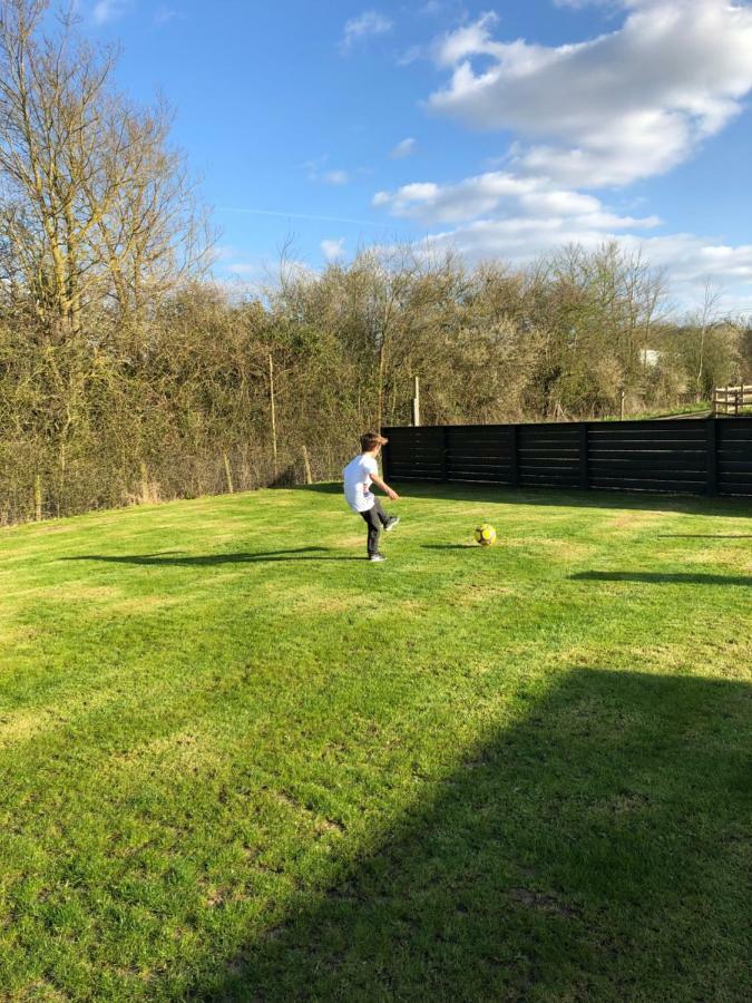Willow Court Farm Studio East & Petting Farm, 8 Mins To Legoland & Windsor, 15 Mins To Lapland Uk Zewnętrze zdjęcie